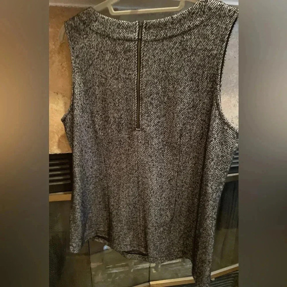CAbi Black & White Sleeveless Herringbone Tweed Zippered Vest Preppy Academia L - Picture 2 of 11